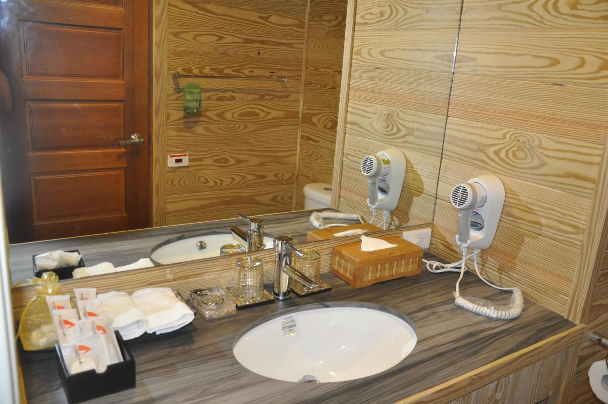Island Paradise Resort Club Koror Bagian luar foto